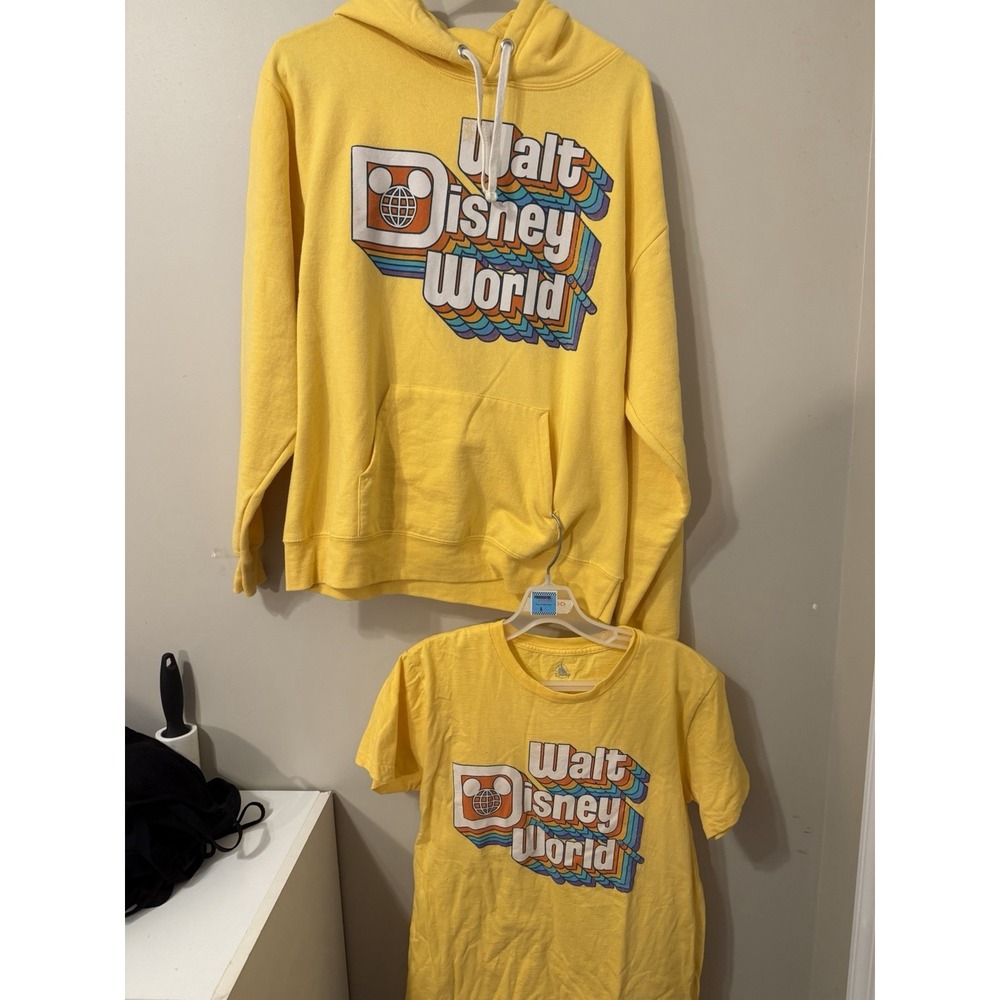 Disney Parks Walt Disney World Retro 70s Logo Yellow Sweatshirt Med & T-Shirt SM